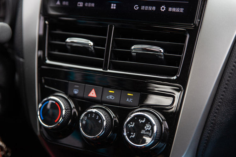 道路駕駛-冷氣與音響